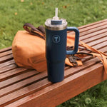 Load image into Gallery viewer, Big T Tumbler 1,1 Liter - Tupperland